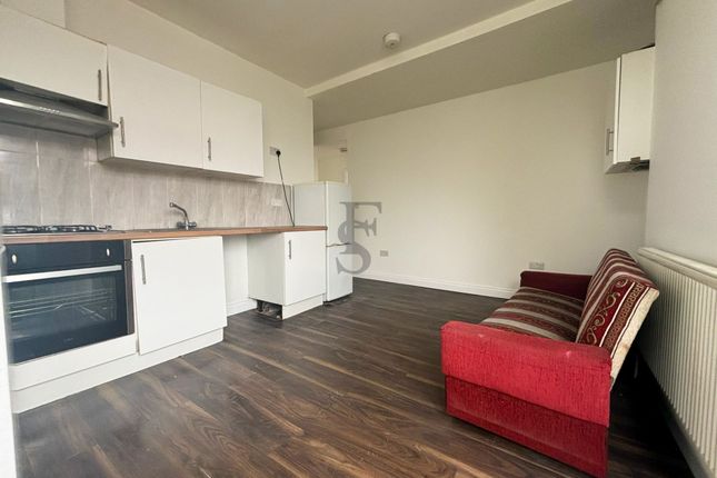Thumbnail Flat to rent in Uppingham Road, Leicester