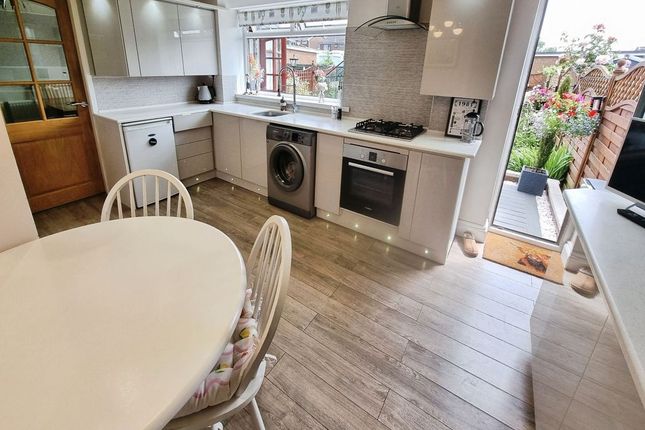 27, Neptune Road, Newcastle Upon Tyne photo 2