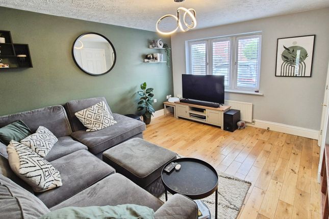 23, Moorhen Close, Brownhills photo 3