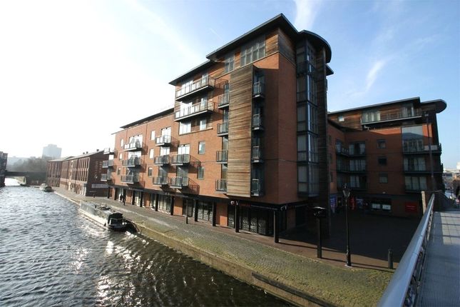 Flat for sale in Canal Wharf, 20 Waterfront Walk, Birmingham