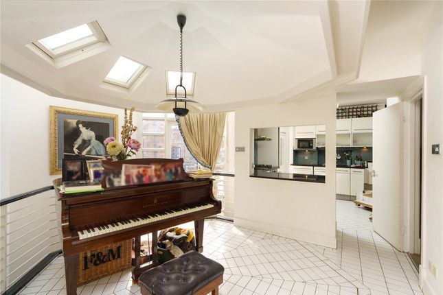 20, Rochester Mews, London photo 3