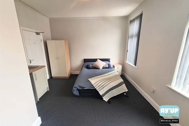 Room 5, 12 St Vincent Avenue, Doncaster photo 3