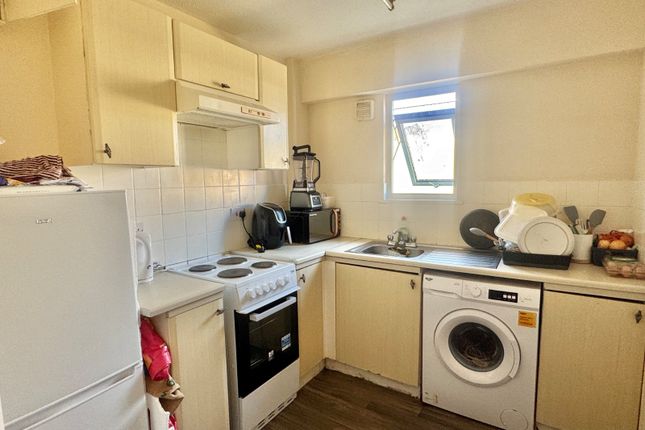 Flat 3 Eastcliffe Heights,, Radnor Bridge Road, Folkestone photo 4