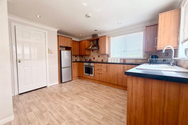 18, Crowhill Crescent, Airdrie photo 4