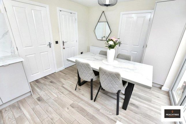 63, Laymoor Avenue, Renfrewshire photo 4