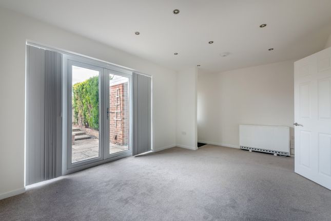 18, Oakfields Close, Newbury photo 4