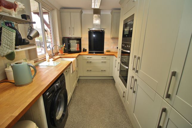 19, Winterslow Drive, Havant photo 3