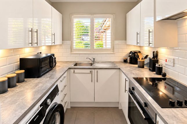 Habershon Drive, Camberley photo 2