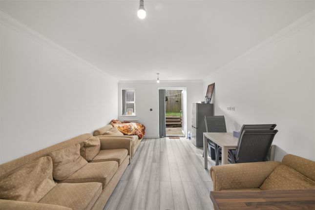 Flat for sale in Vicarage Farm Road, Heston, Hounslow