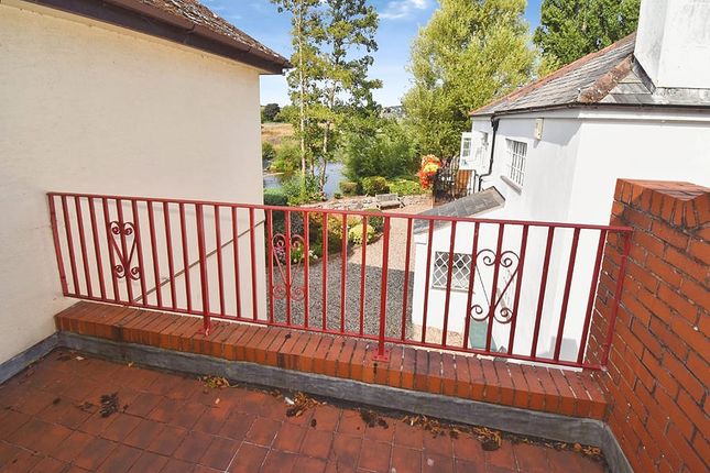 6, Trews Weir Court, Exeter photo 2