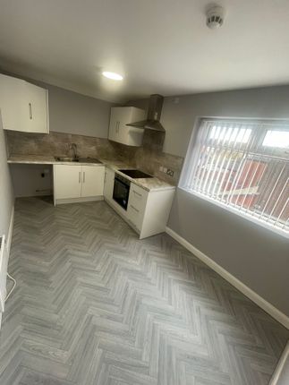 Flat 2, 1B, East Street, Rochdale photo 3