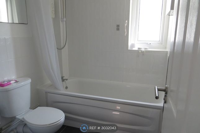 Flat, Jubilee Court Colliton Street, Dorchester photo 3
