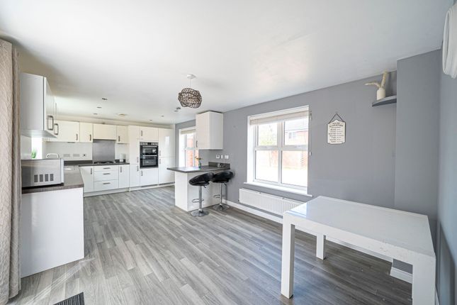 12 Hornbeam Close, Andover photo 3