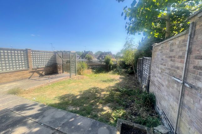 112, Bridgewater Drive, Northampton photo 2