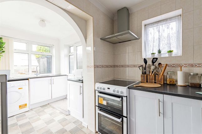 114, Harvey Road, Willesborough photo 5