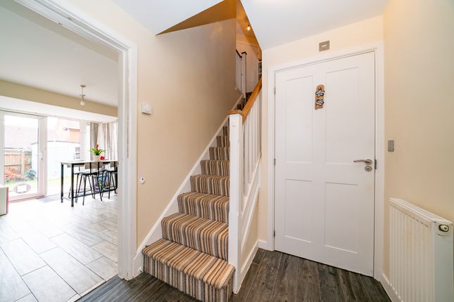 12 Cheddington Grove, Aylesbury photo 4