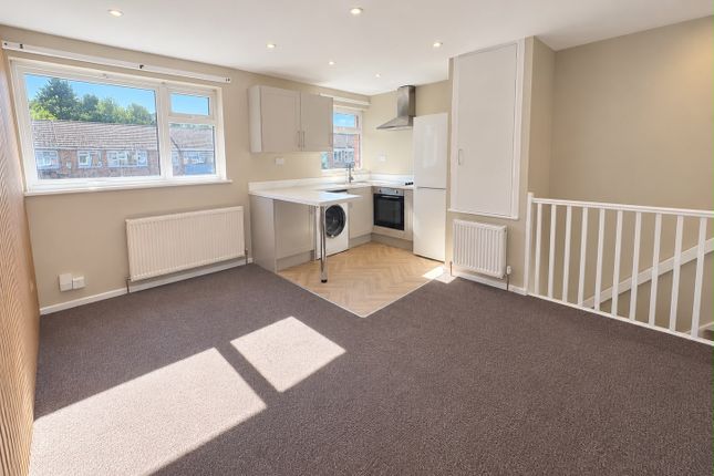 65, Nottingham photo 2