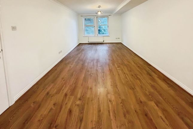 Flat 12, 141, Marina Road, West Lothian, Scotland photo 2