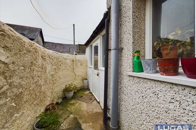 End terrace house for sale in Cemaes Bay