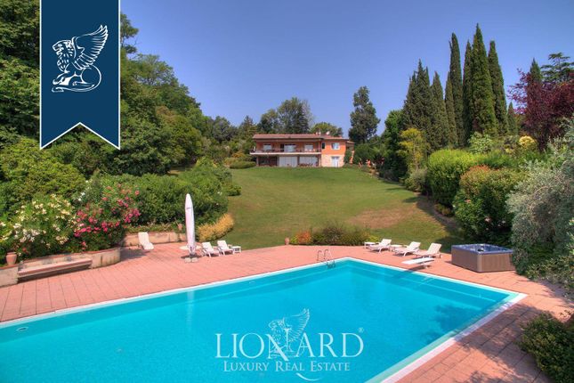 Villa for sale in Manerba Del Garda, Brescia, Lombardia
