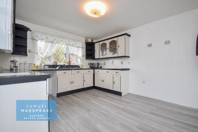 534 Turnhurst Road, Packmoor, Stoke-on-Trent photo 2