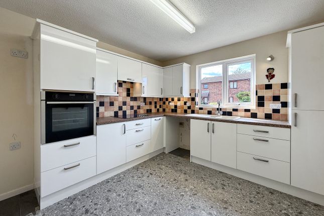 20, Bader Court, Ipswich photo 3