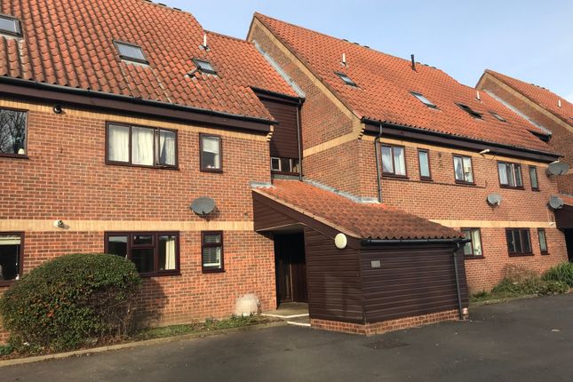 Thumbnail Flat to rent in Armstrong Close, Newmarket