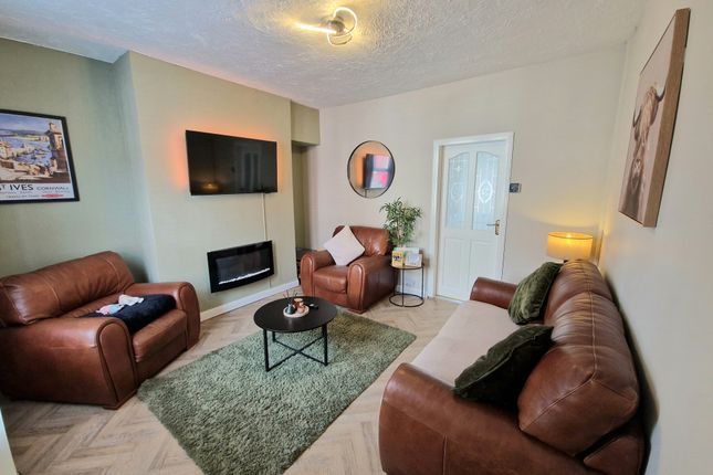 11, Camden Road, Layton photo 2