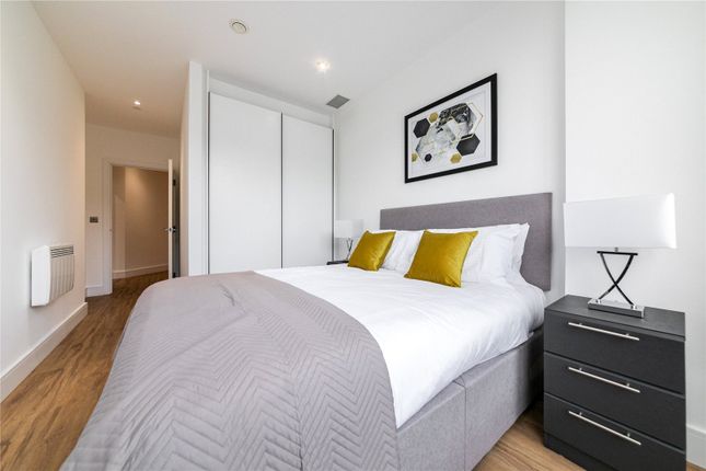 Flat to rent in Westgate House, West Gate, London