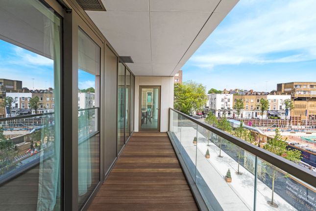 Flat for sale in Warwick Lane, Thomas Earle House, Kensington, London