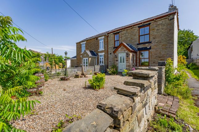 2-bed house on 19, Lawns Lane, Carr Gate, Wakefield, £220,000