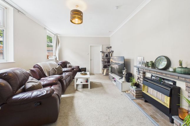 22 Hamlyn Avenue, Hull photo 2