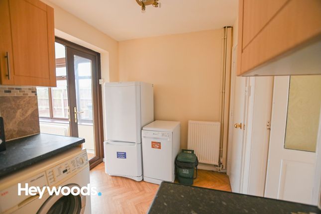 6 Cley Grove, Newcastle photo 4
