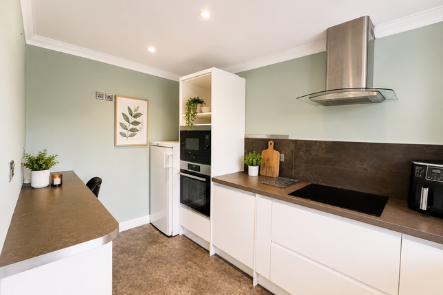 37 Greenways, Highlands Road, Portslade photo 2
