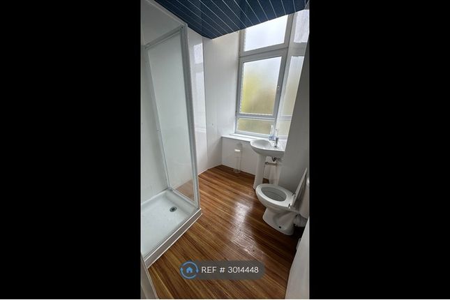 Flat, Glasgow photo 2