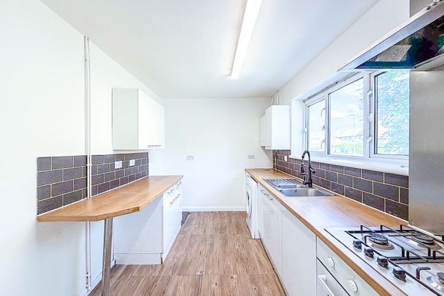 44, Charlock Way, Watford photo 5