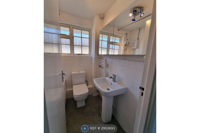 Langley Gardens, Bromley photo 5