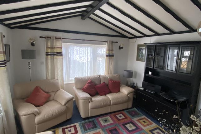 4, Westhorpe, Marlow photo 2