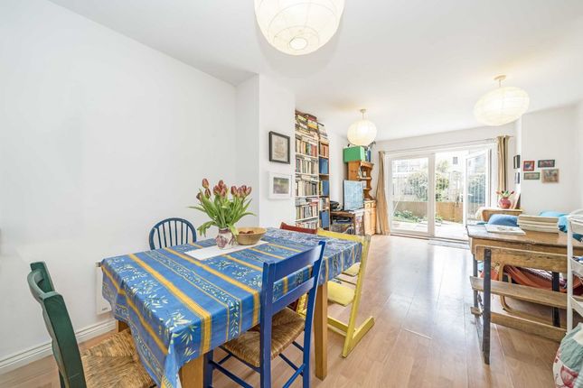 Flat for sale in Marcon Place, London
