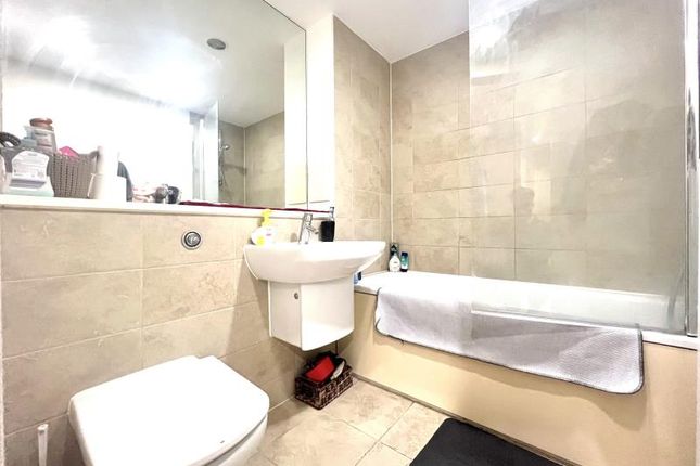 16, Aspect, Camberley photo 5