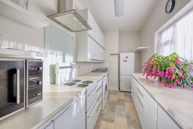2 41, Earlsfield Road, London photo 3