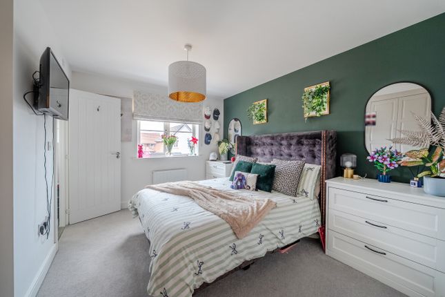 25, Bartlett Avenue, Farnham photo 4