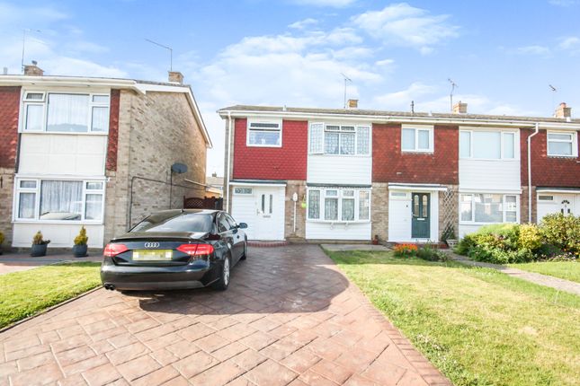 Thumbnail Terraced house to rent in Waveney Drive, Chelmsford