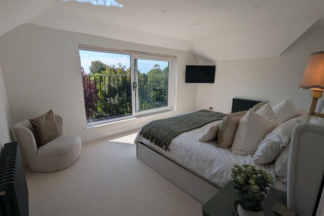 5, Hill Drive, Hove photo 3