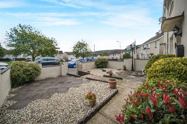 43, Bryn Dolwen, Caerphilly photo 3