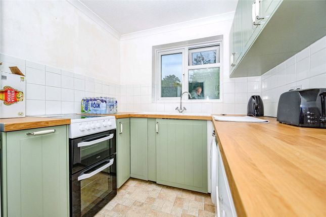 30B,, Milton Way, Dunstable photo 4