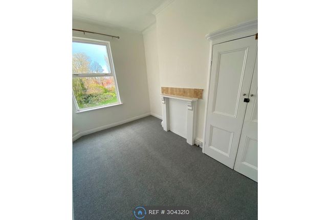 Flat, Marlborough Avenue, Hull photo 3