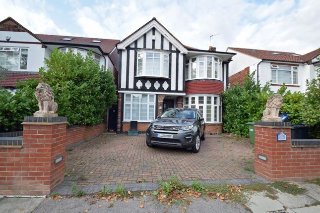 Thumbnail Detached house for sale in Baronsmede, Ealing