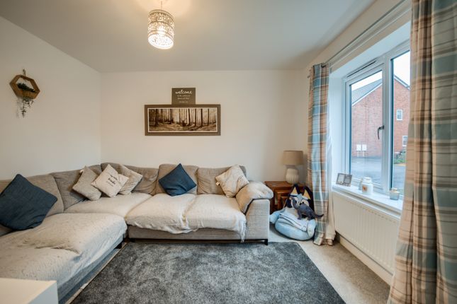 11, Regan Avenue, Stratford-Upon-Avon photo 4