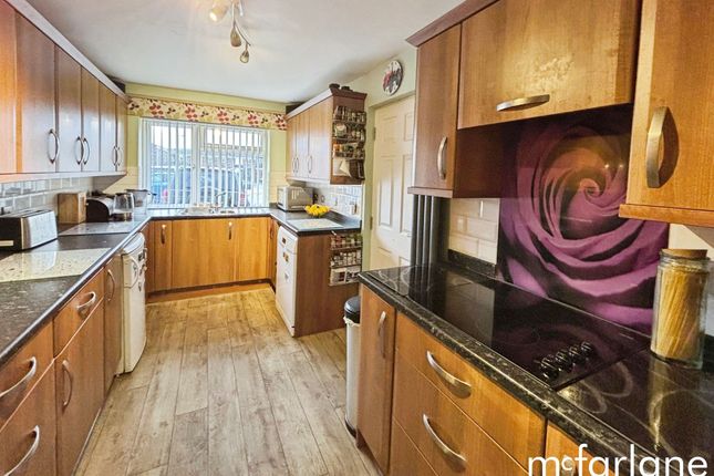 5 Meadow Close, Swindon photo 4